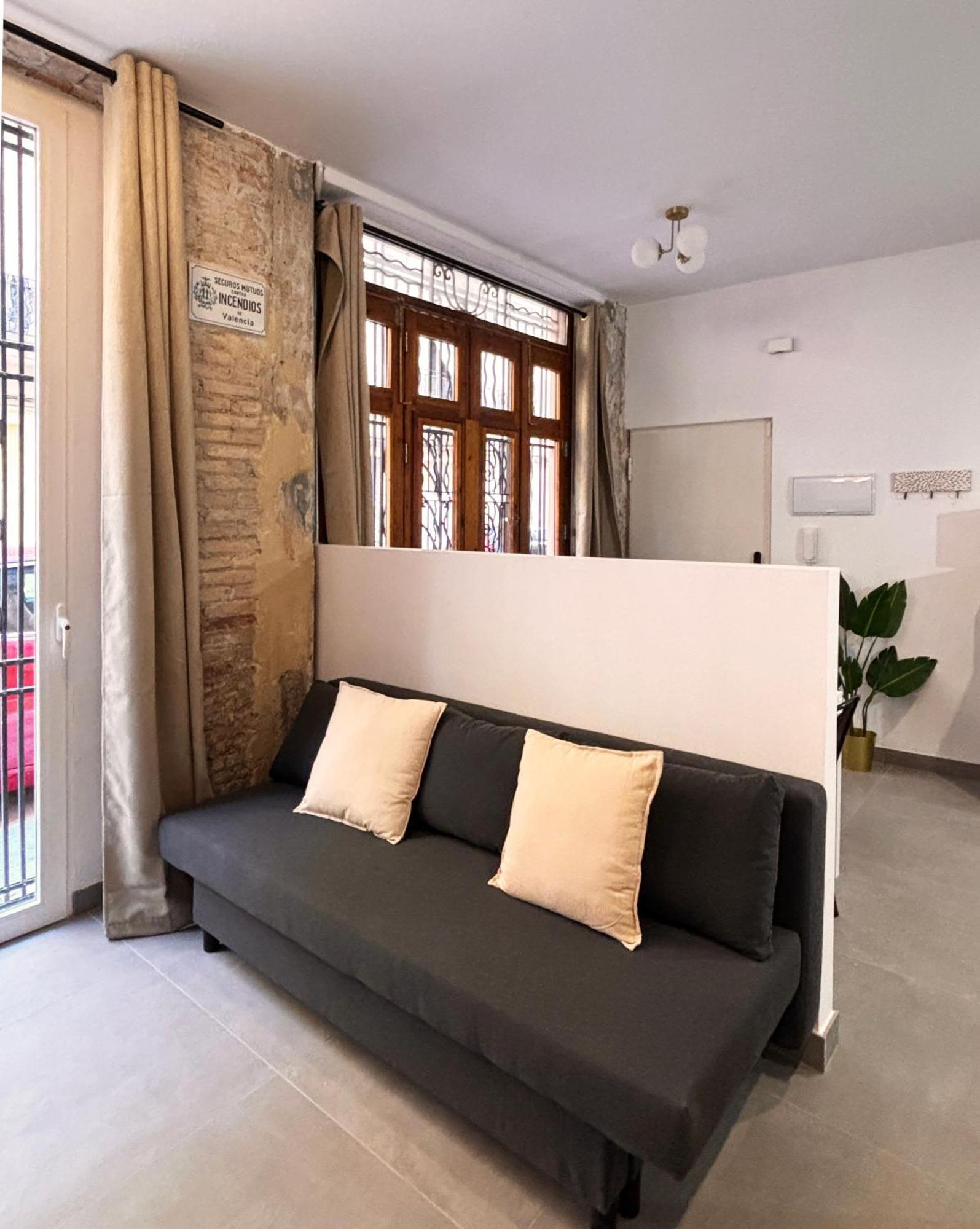 Maritime Apartamentos Cabanal Valencia Exterior photo